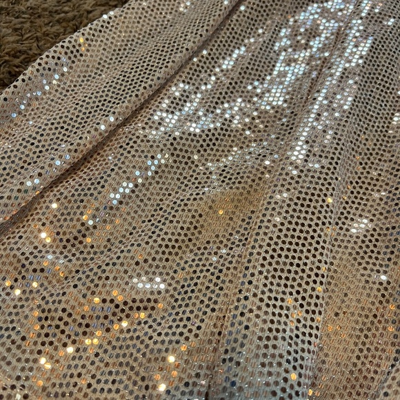 NWT Torrid womens size 5/5x sparkly gold high neck flowy loose tanktop - Picture 2 of 6